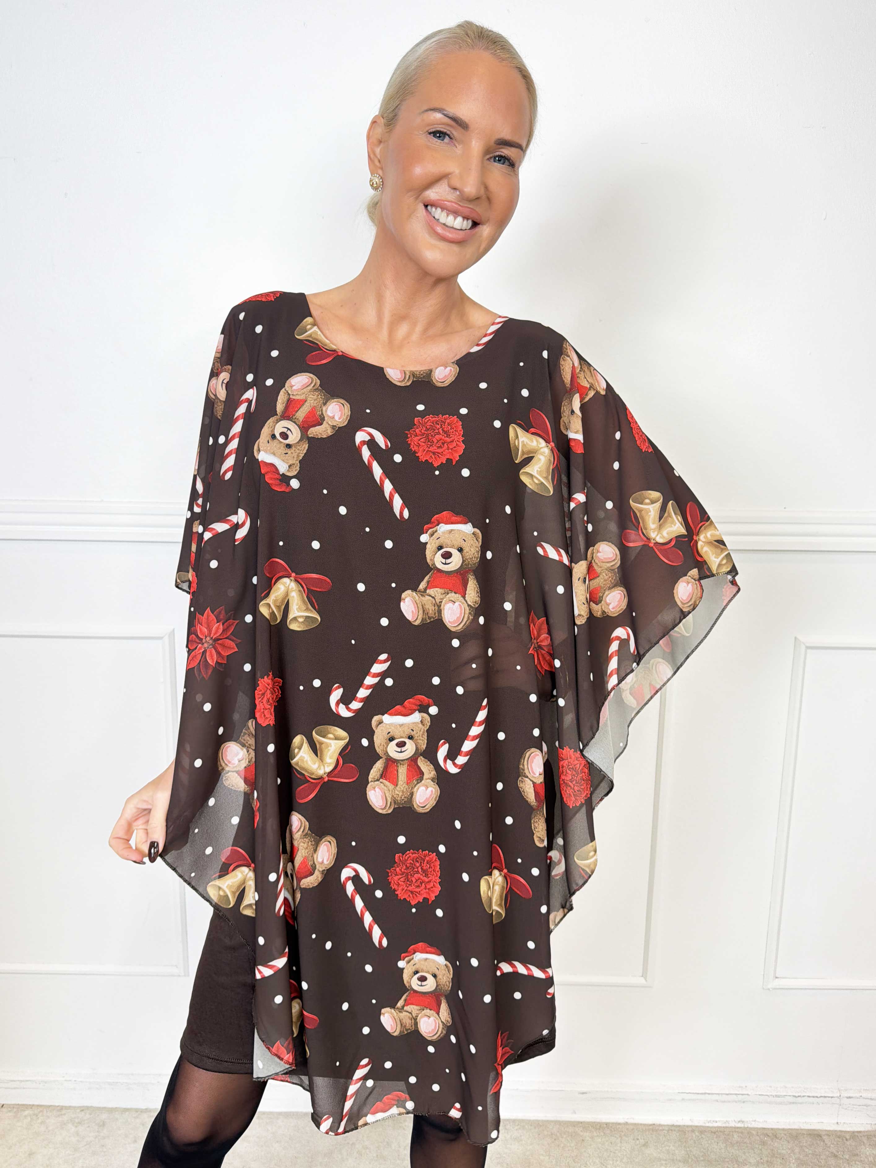 Kenya Kandis - Plus size tunikakjole med fine chiffonlag med charmerende julemotiver